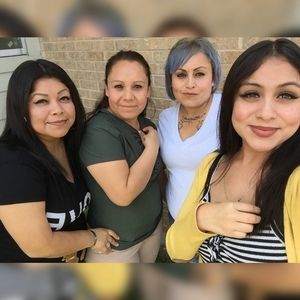 Meet your Posher, Ana